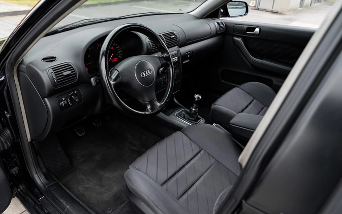 Audi A3 cena 14900 przebieg: 215000, rok produkcji 2003 z Kietrz małe 379